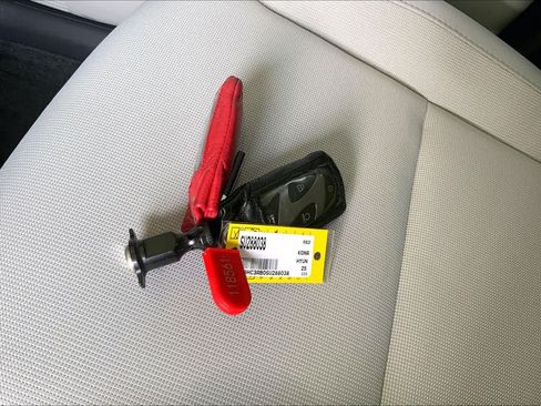 Used 2025 Hyundai Kona SEL FWD image 13