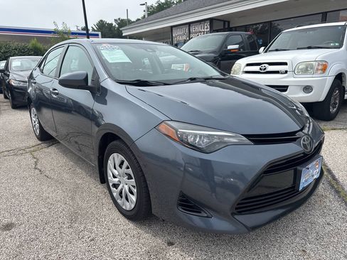 Used 2017 Toyota Corolla LE FWD image 19