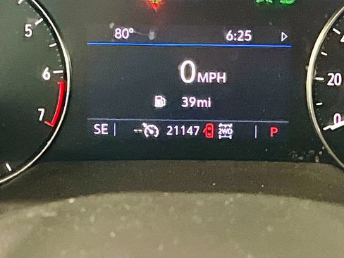 Used 2023 Buick Envision Preferred w/ Premium Seat Package AWD/4WD image 12