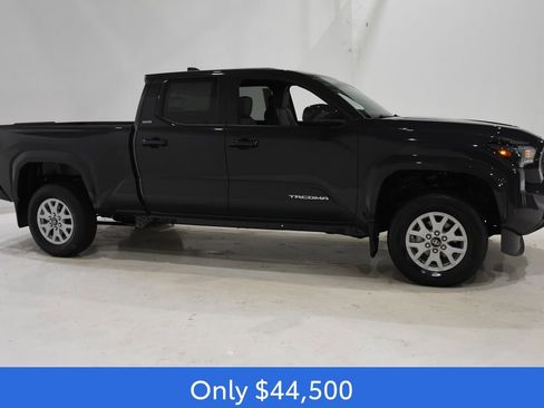 New 2026 Toyota Tacoma SR5 image 3