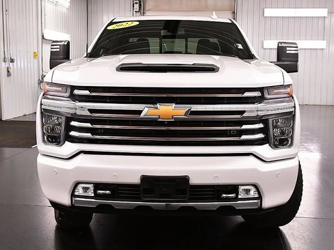 Used 2022 Chevrolet Silverado 3500 High Country w/ Safety Package II image 2
