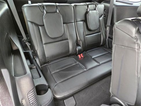 Used 2022 Ford Explorer XLT w/ Equipment Group 202A image 19