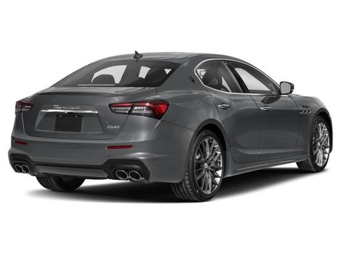 Used 2023 Maserati Ghibli Modena RWD image 2