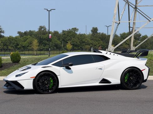 Used 2024 Lamborghini Huracan STO RWD image 6