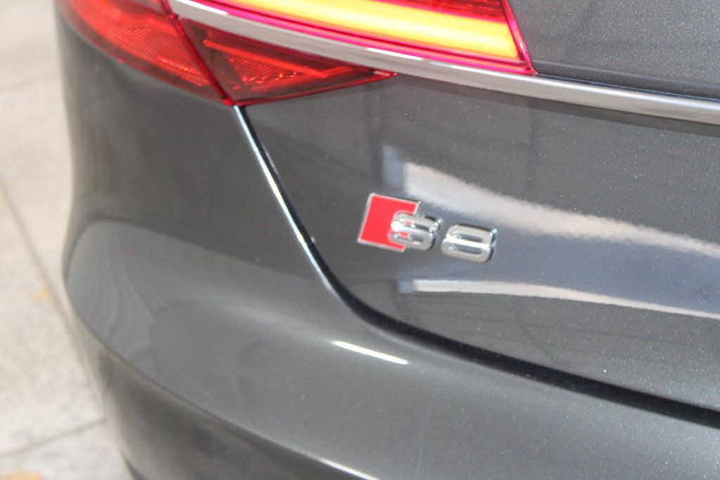 Used 2015 Audi S8 w/ S8 Driver Assistance Package AWD/4WD image 21