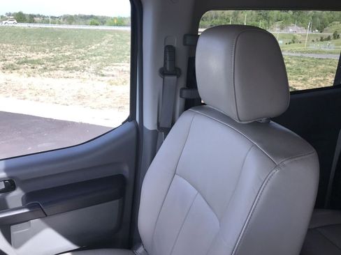 Used 2016 Nissan NV 3500 SL RWD image 23