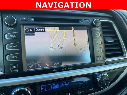 Used 2019 Toyota Highlander Limited image 3