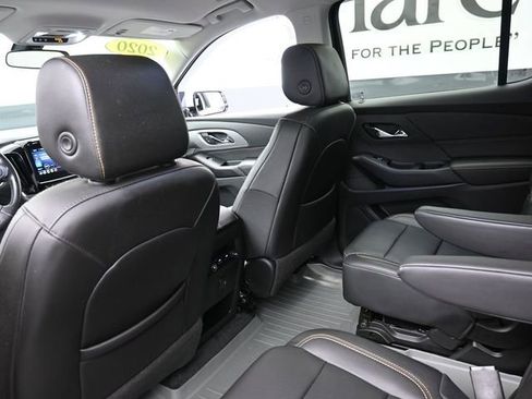 Used 2020 Chevrolet Traverse LT image 24