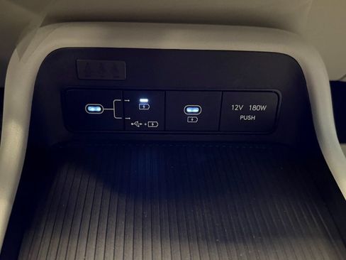 Used 2025 Hyundai Kona SEL image 16