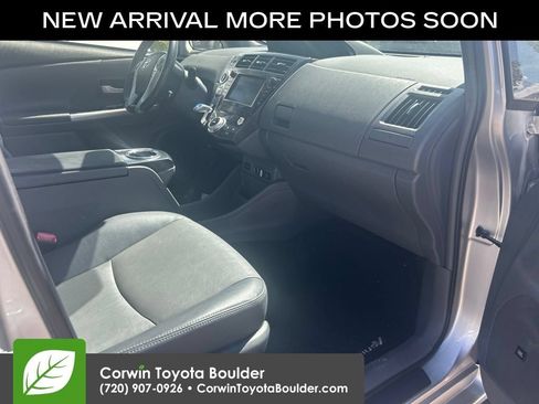 Used 2014 Toyota Prius V Five FWD image 10