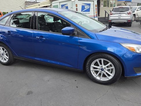 Used 2018 Ford Focus SE FWD image 6