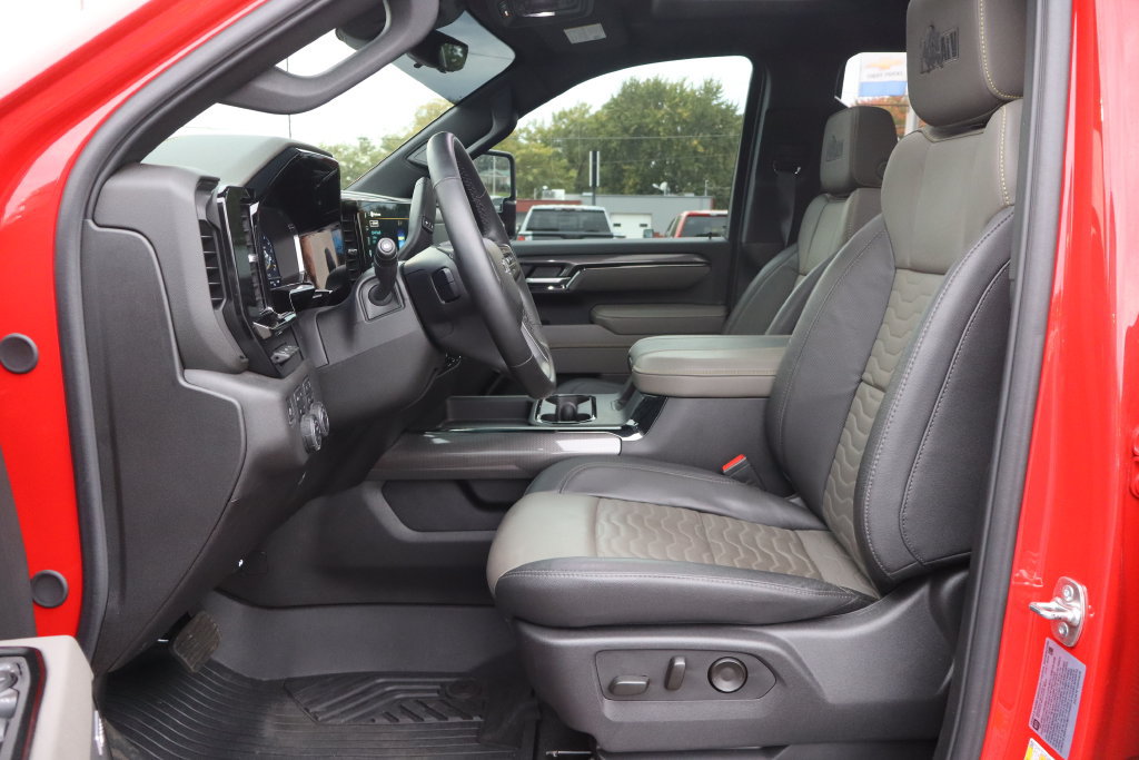Used 2025 Chevrolet Silverado 2500 ZR2 w/ ZR2 Bison Edition AWD/4WD image 4