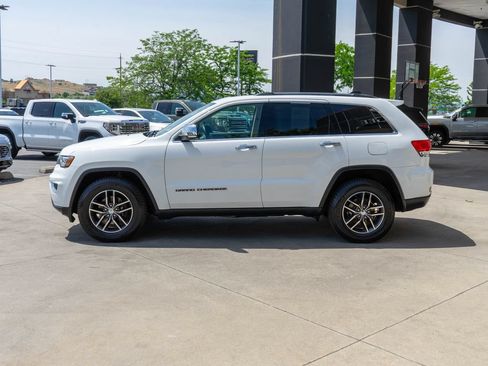 Used 2018 Jeep Grand Cherokee Limited w/ Luxury Group II AWD/4WD image 4