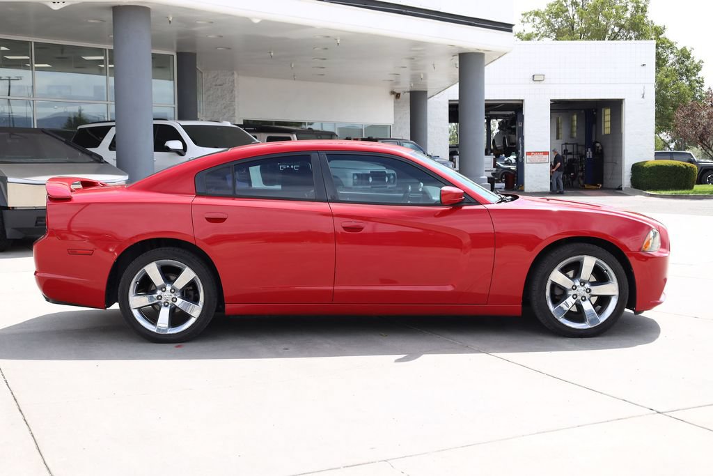 Used 2013 Dodge Charger SXT w/ Sport Appearance Group RWD image 7