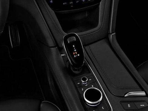 Used 2024 Cadillac XT6 Sport w/ LPO, ONYX Package image 9