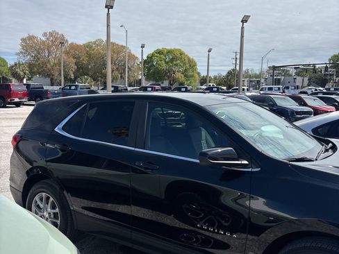 Used 2023 Chevrolet Equinox LT image 4