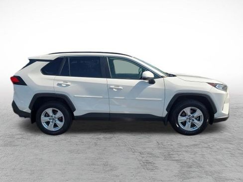 Certified 2019 Toyota RAV4 XLE w/ Convenience Package AWD/4WD image 4