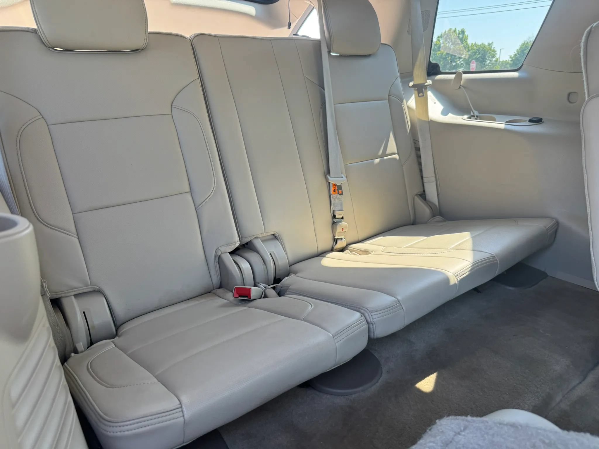 Used 2015 GMC Yukon Denali w/ Touring Package AWD/4WD image 34