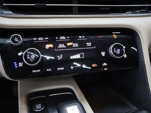 Used 2023 INFINITI QX60 Luxe w/ Performance Audio Package FWD image 22