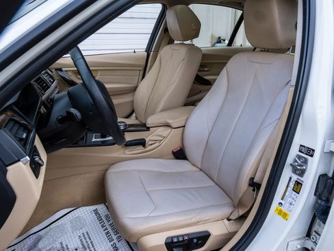 Used 2014 BMW 320i Sedan image 15