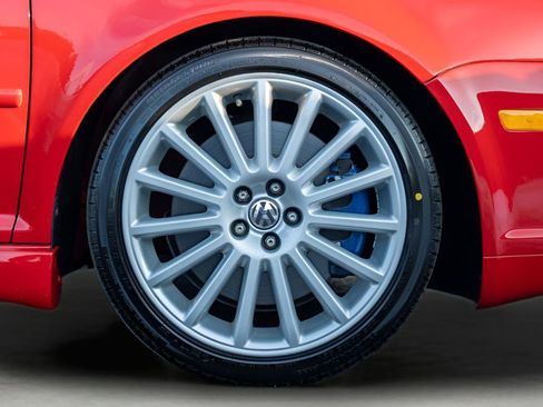 Used 2004 Volkswagen R32 image 11