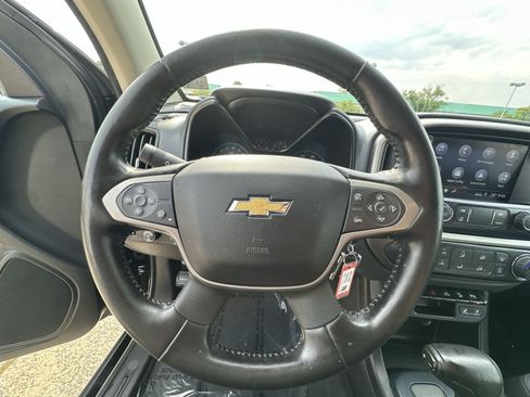 Used 2020 Chevrolet Colorado Z71 AWD/4WD image 17