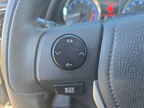 Used 2019 Toyota Corolla LE image 16