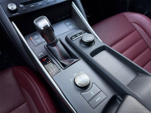 Used 2017 Lexus IS 200t image 28
