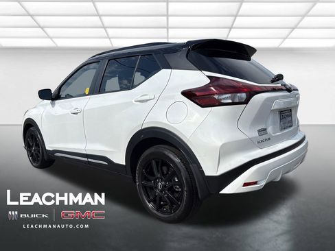 Used 2023 Nissan Kicks SR w/ SR PREMIUM PACKAGE w/ SR Premium Package FWD image 6