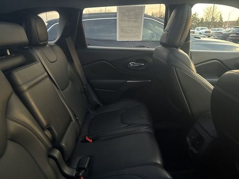 Used 2019 Jeep Cherokee Limited w/ Luxury Group image 8