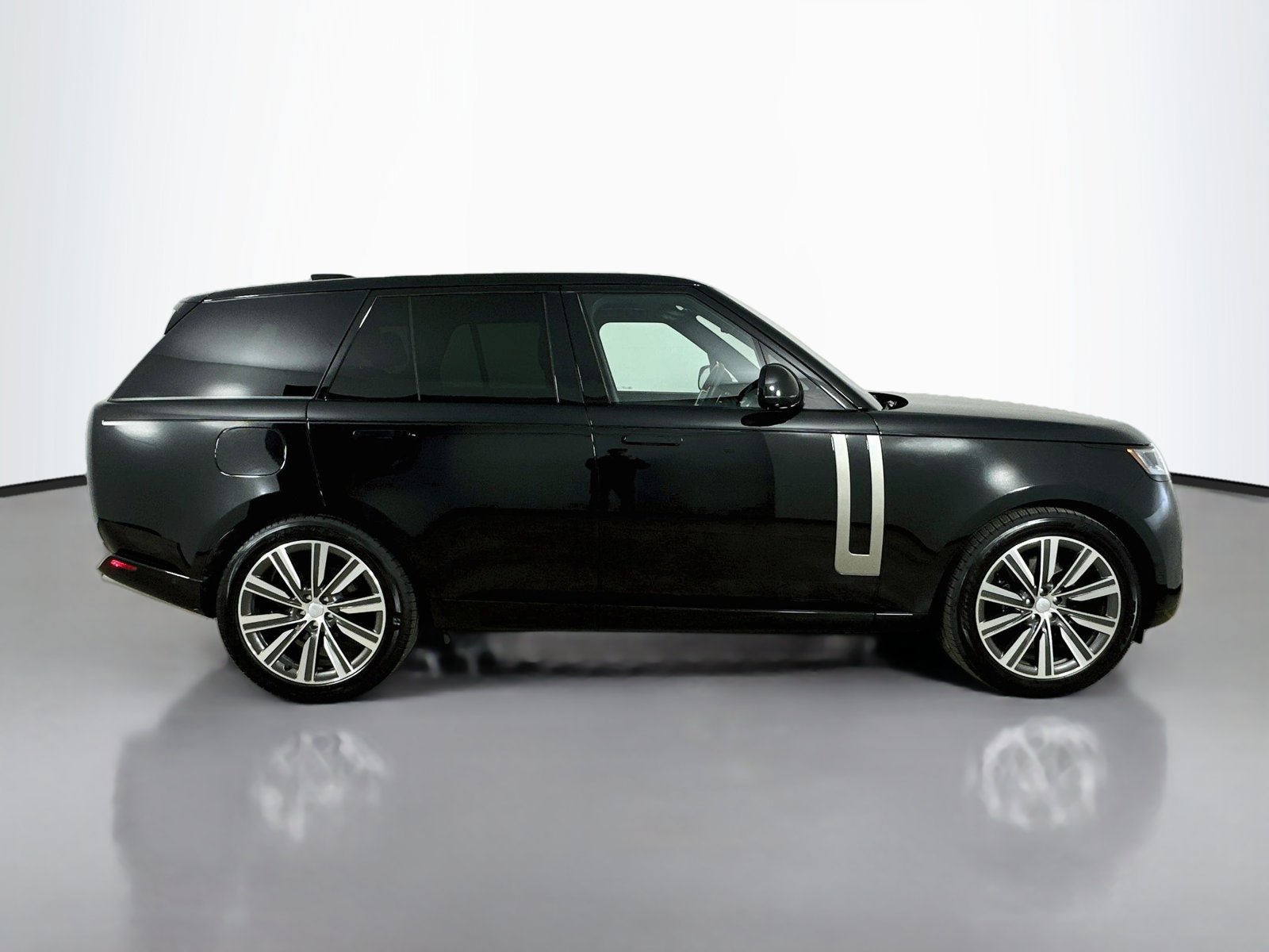Used 2023 Land Rover Range Rover SE AWD/4WD image 4