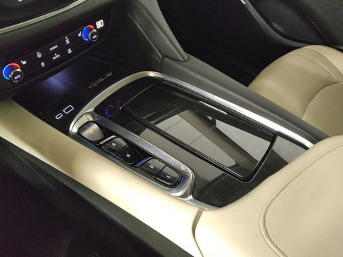 Used 2023 Buick Enclave Essence w/ Sport Touring Edition image 26