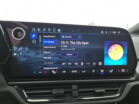 Used 2025 Chevrolet Equinox EV RS image 22