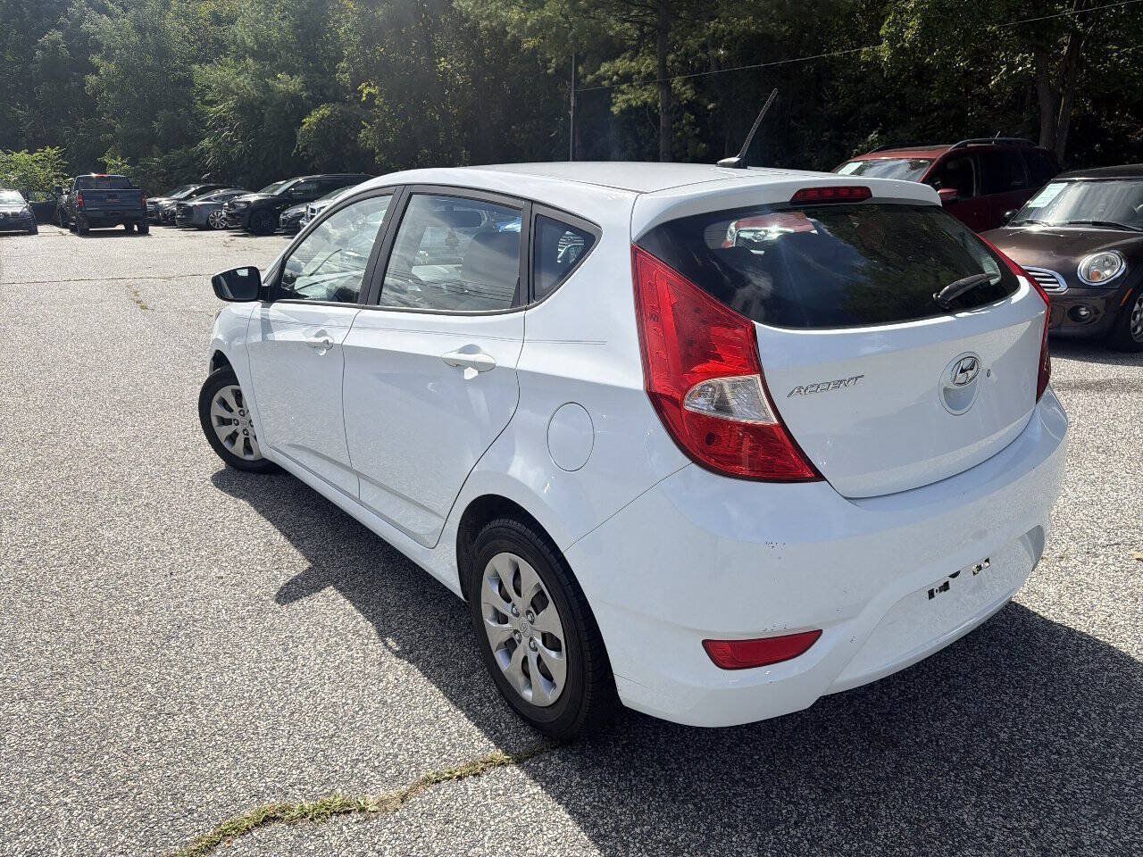 Used 2017 Hyundai Accent SE FWD image 8
