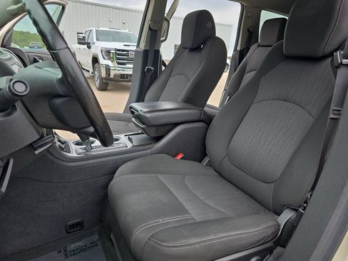 Used 2016 Chevrolet Traverse LT FWD image 16