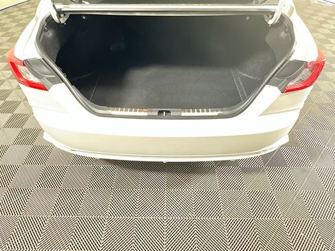 Used 2025 Toyota Camry XSE FWD image 31