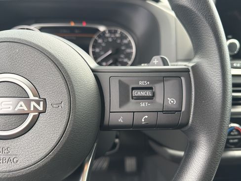 Used 2025 Nissan Pathfinder S AWD/4WD image 31