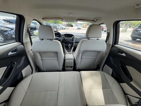 Used 2015 Ford Focus SE FWD image 38