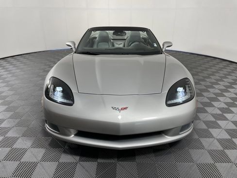 Used 2005 Chevrolet Corvette Convertible w/ Preferred Equipment Group image 2