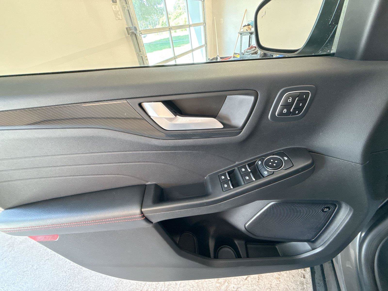 Used 2023 Ford Escape ST-Line Select w/ Tech Pack #2 AWD/4WD image 15