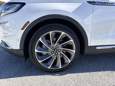 Certified 2023 Lincoln Nautilus Reserve w/ Equipment Group 201A image 10