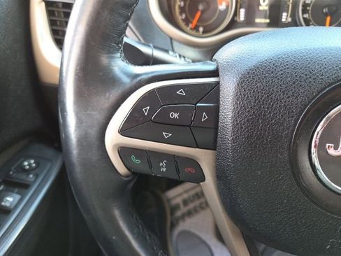 Used 2017 Jeep Cherokee Latitude w/ Cold Weather Group image 50