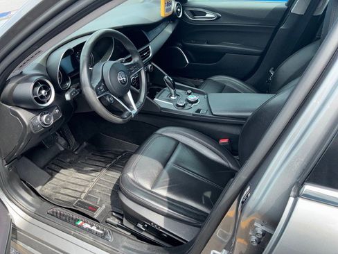 Used 2019 Alfa Romeo Giulia AWD image 6