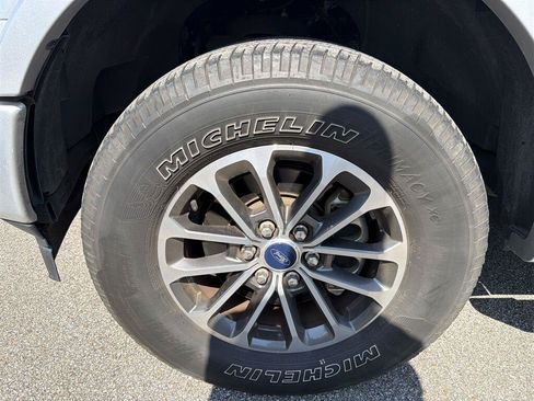 Used 2018 Ford F150 XLT w/ Equipment Group 302A Luxury AWD/4WD image 8