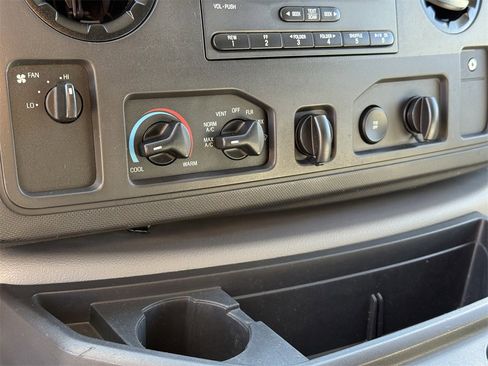 Used 2013 Ford E-350 and Econoline 350 Super Duty image 22