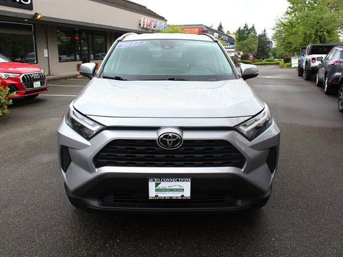 Used 2022 Toyota RAV4 XLE AWD/4WD image 7