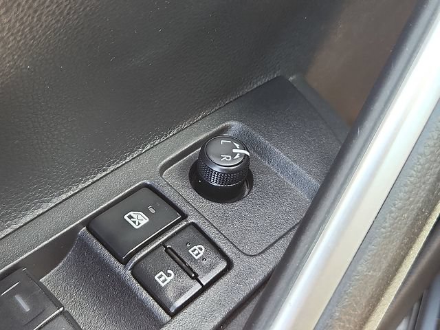 Used 2024 Toyota Corolla Cross L AWD/4WD image 18