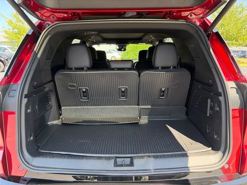 Used 2025 Chevrolet Traverse RS AWD/4WD image 12