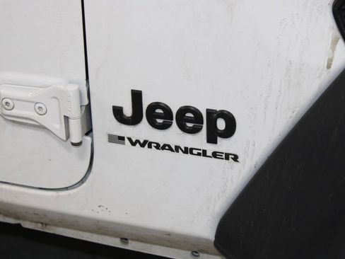 Used 2024 Jeep Wrangler Sport S image 12