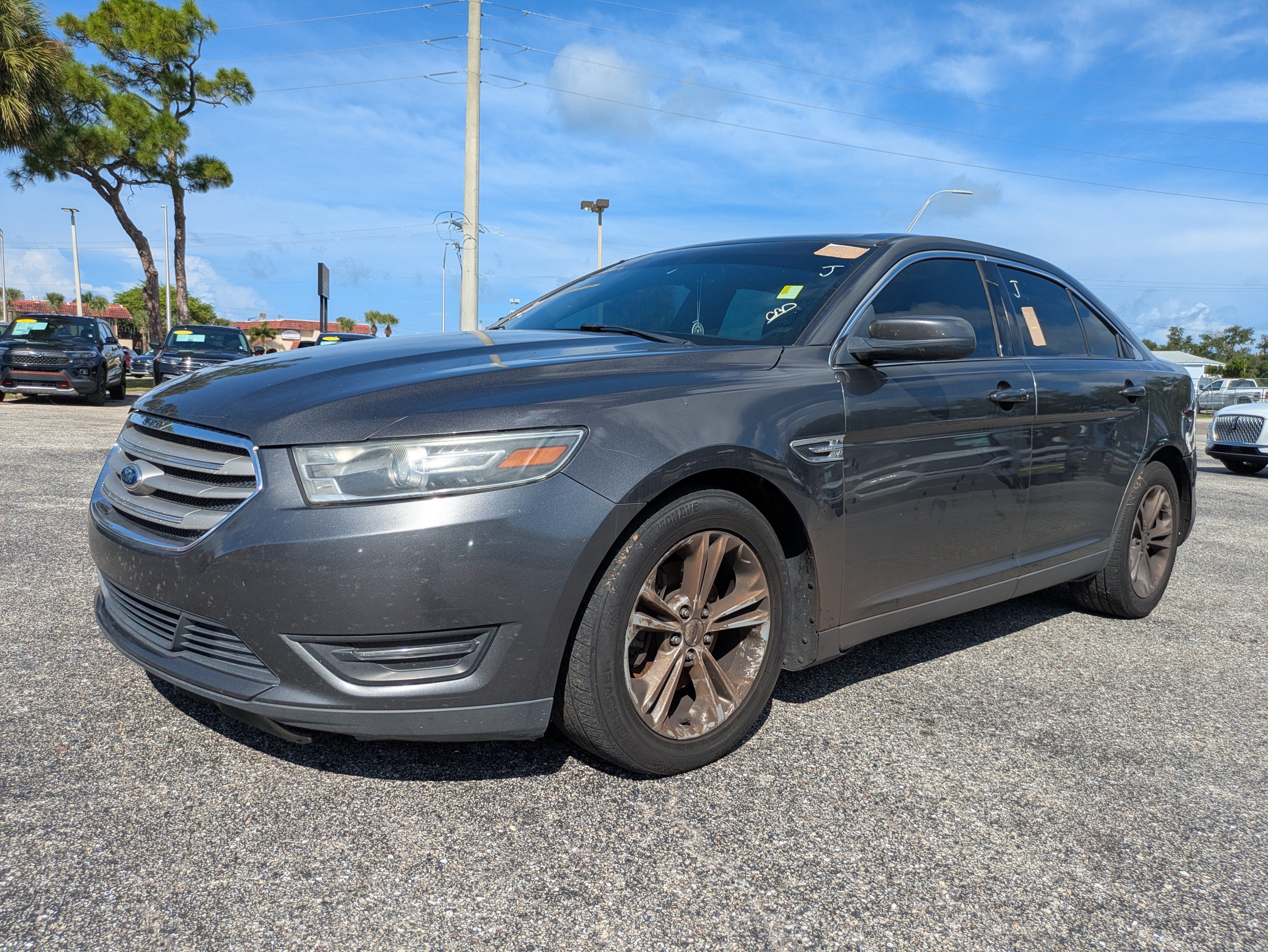 Used 2015 Ford Taurus SEL FWD image 8